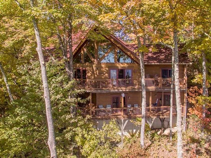 382 Walela Trail, Maggie Valley, NC 28751.  MLS# CAR4310747, YatesRealty ID 4122. 