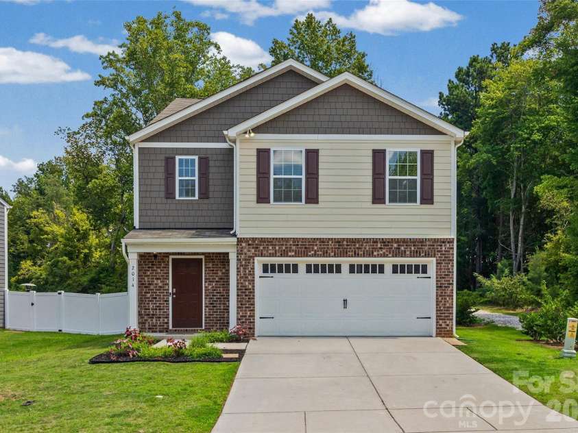 2014 Redstone Drive, York, SC 29745.  MLS# CAR4411044, YatesRealty ID 41222. 