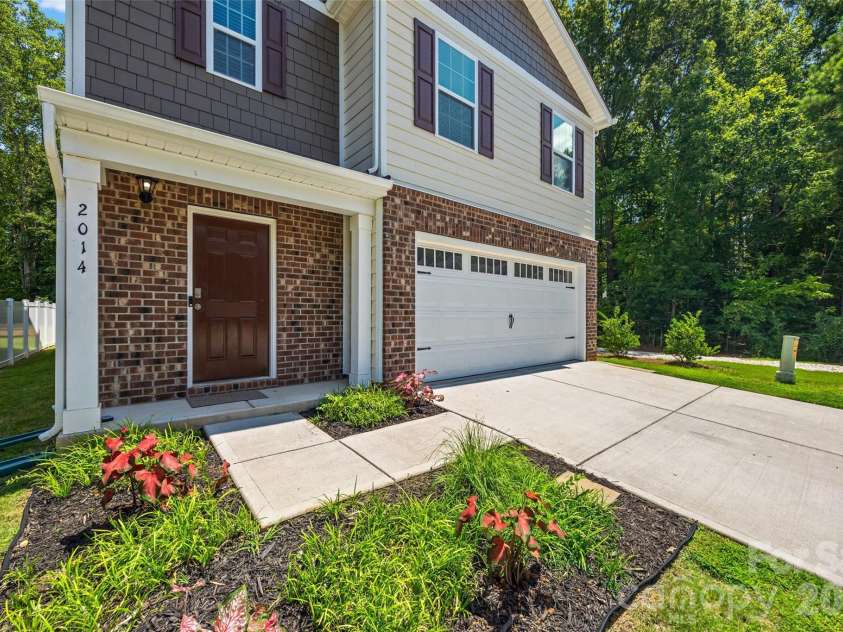 2014 Redstone Drive, York, SC 29745.  MLS# CAR4411044, YatesRealty ID 41222. 
