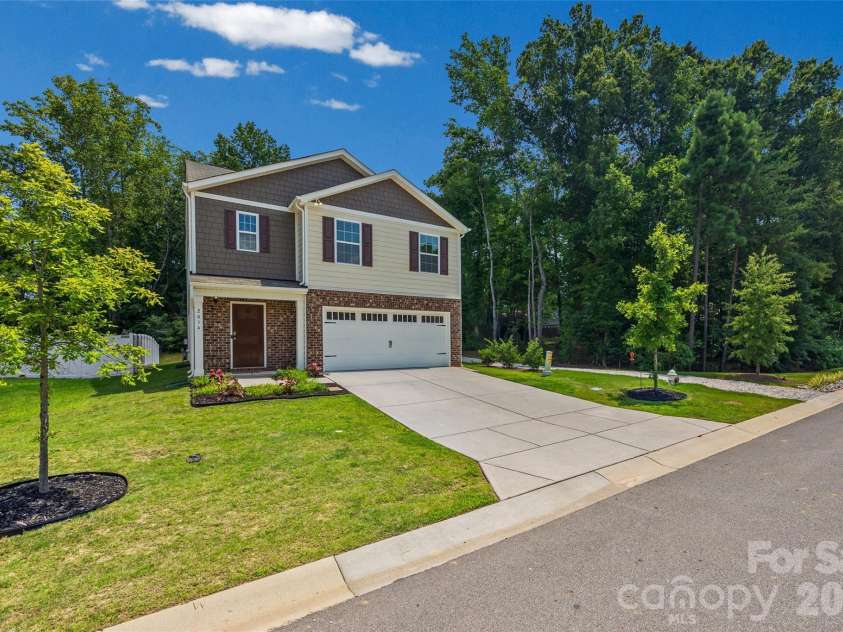 2014 Redstone Drive, York, SC 29745.  MLS# CAR4411044, YatesRealty ID 41222. 