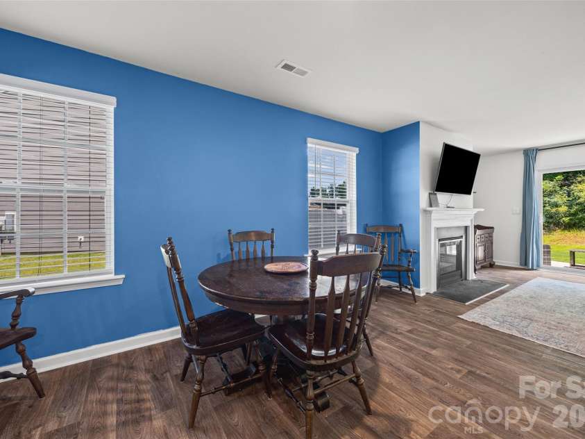 2014 Redstone Drive, York, SC 29745.  MLS# CAR4411044, YatesRealty ID 41222. Dining area