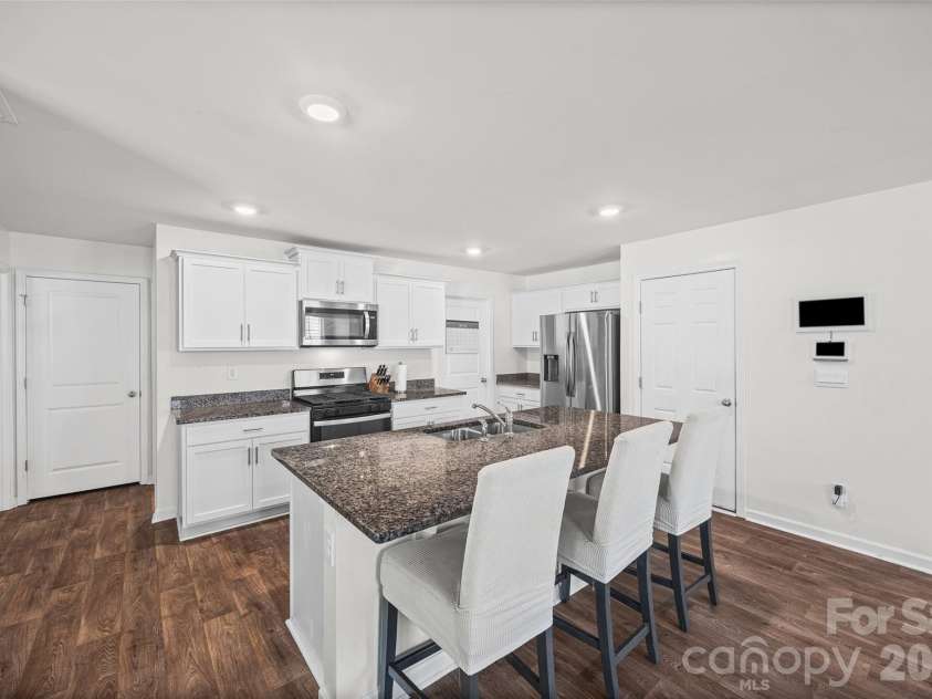 2014 Redstone Drive, York, SC 29745.  MLS# CAR4411044, YatesRealty ID 41222. Kitchen
