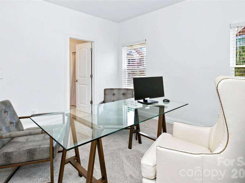 26 Walnut Springs Drive, Asheville, NC 28804.  MLS# CAR4410684, YatesRealty ID 41223. 