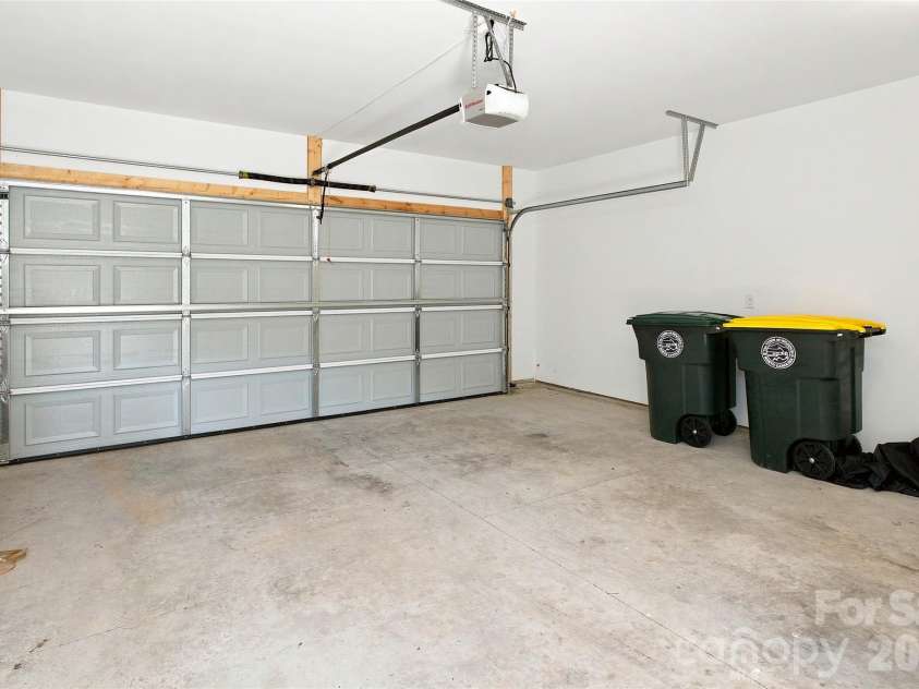 26 Walnut Springs Drive, Asheville, NC 28804.  MLS# CAR4410684, YatesRealty ID 41223. 