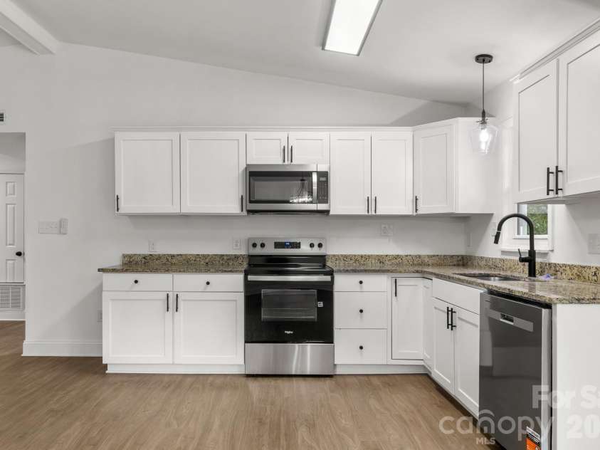 9006 Trailhead Court, Charlotte, NC 28227.  MLS# CAR4407819, YatesRealty ID 41224. 