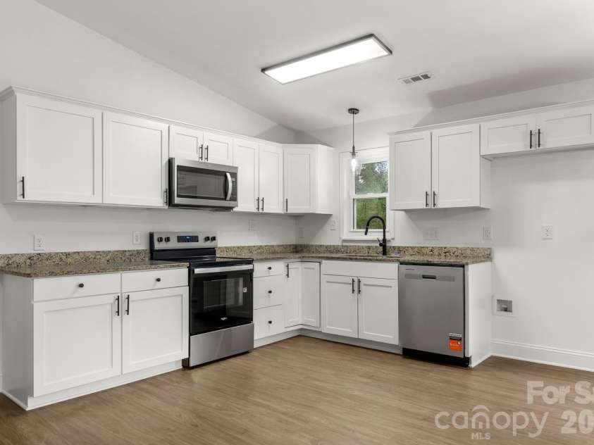 9006 Trailhead Court, Charlotte, NC 28227.  MLS# CAR4407819, YatesRealty ID 41224. 