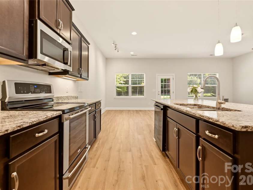 16408 Mckee Ridge Drive, Charlotte, NC 28278.  MLS# CAR4406733, YatesRealty ID 41225. 