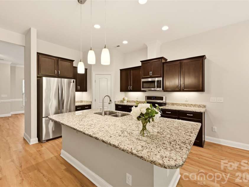 16408 Mckee Ridge Drive, Charlotte, NC 28278.  MLS# CAR4406733, YatesRealty ID 41225. 