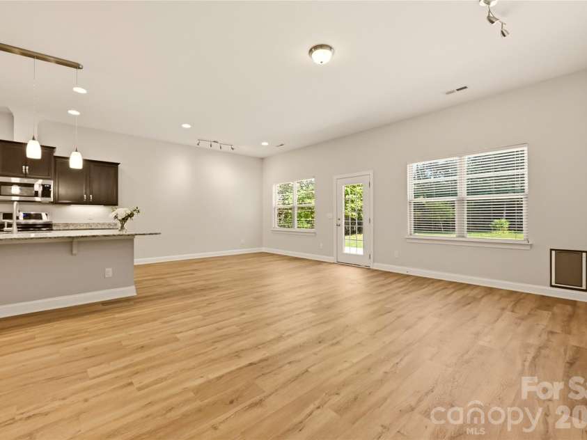16408 Mckee Ridge Drive, Charlotte, NC 28278.  MLS# CAR4406733, YatesRealty ID 41225. 