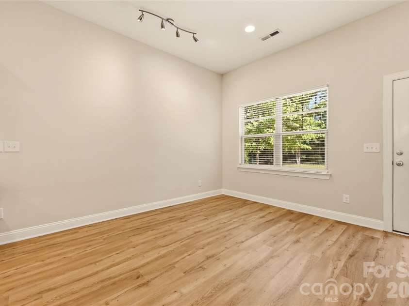 16408 Mckee Ridge Drive, Charlotte, NC 28278.  MLS# CAR4406733, YatesRealty ID 41225. 