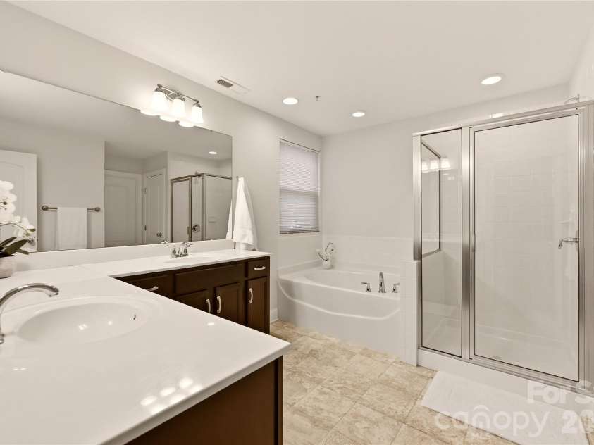 16408 Mckee Ridge Drive, Charlotte, NC 28278.  MLS# CAR4406733, YatesRealty ID 41225. 