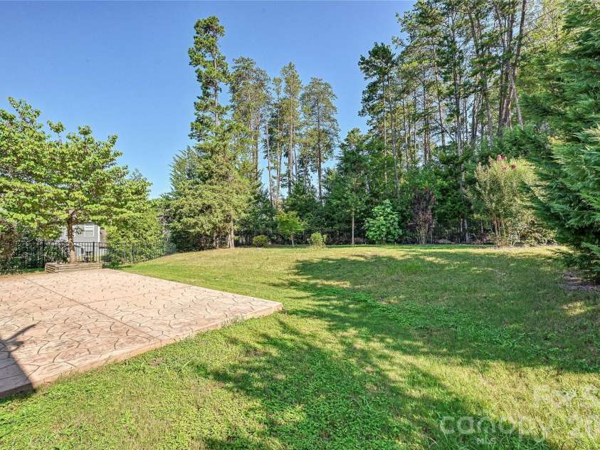 16408 Mckee Ridge Drive, Charlotte, NC 28278.  MLS# CAR4406733, YatesRealty ID 41225. 