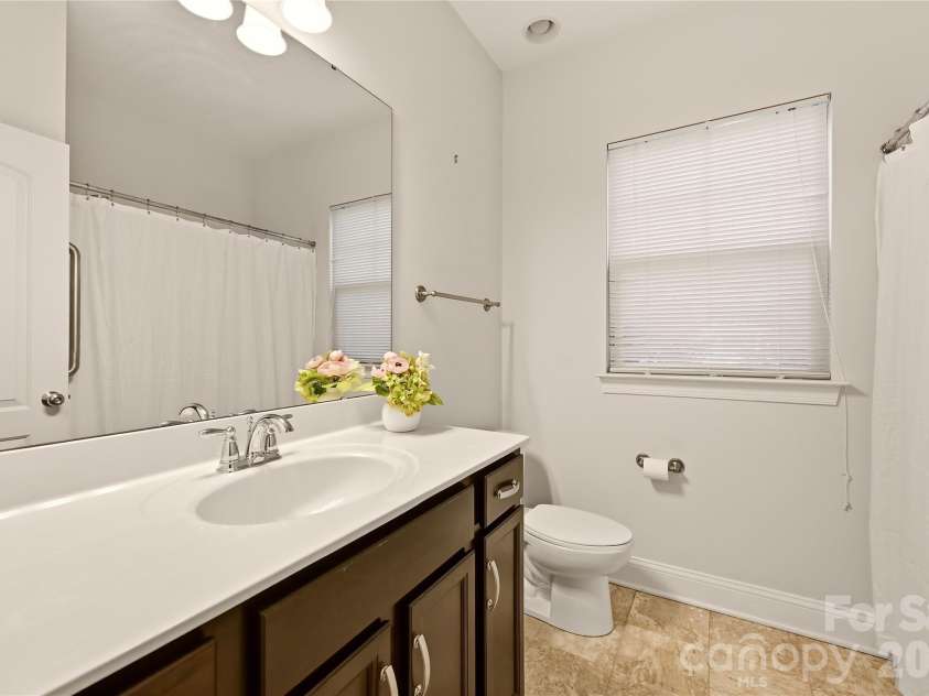 16408 Mckee Ridge Drive, Charlotte, NC 28278.  MLS# CAR4406733, YatesRealty ID 41225. Shared full bath