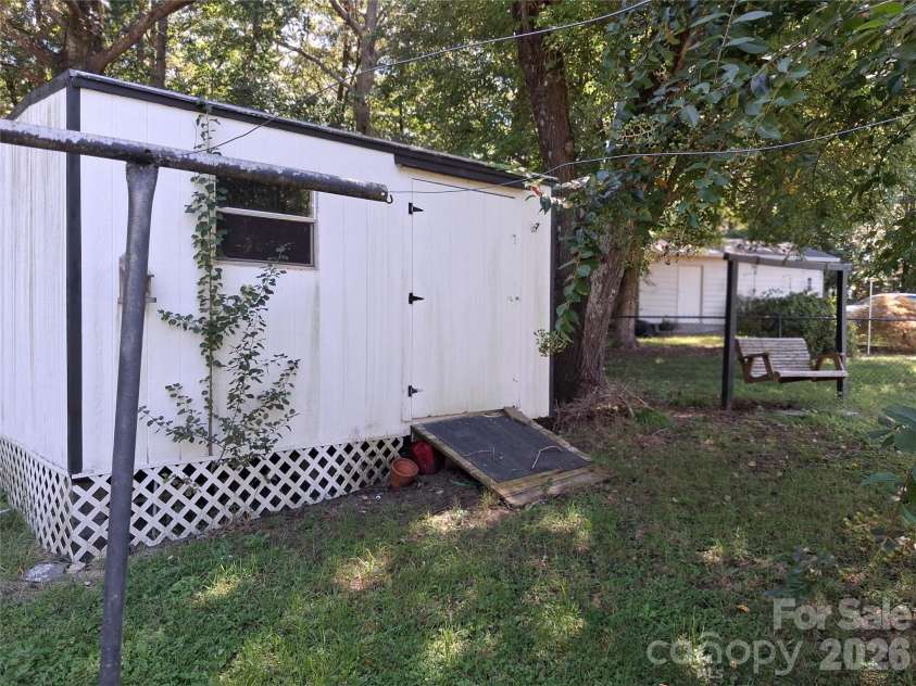 394 Efird Street, Gastonia, NC 28054.  MLS# CAR4406349, YatesRealty ID 41227. 