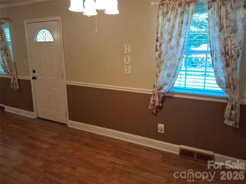 394 Efird Street, Gastonia, NC 28054.  MLS# CAR4406349, YatesRealty ID 41227. 