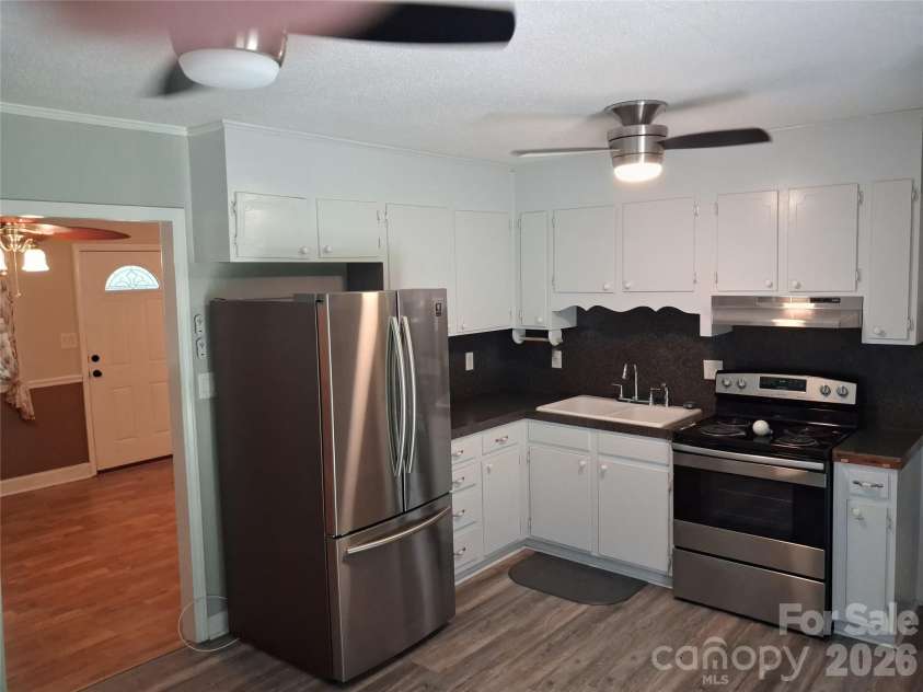 394 Efird Street, Gastonia, NC 28054.  MLS# CAR4406349, YatesRealty ID 41227. 