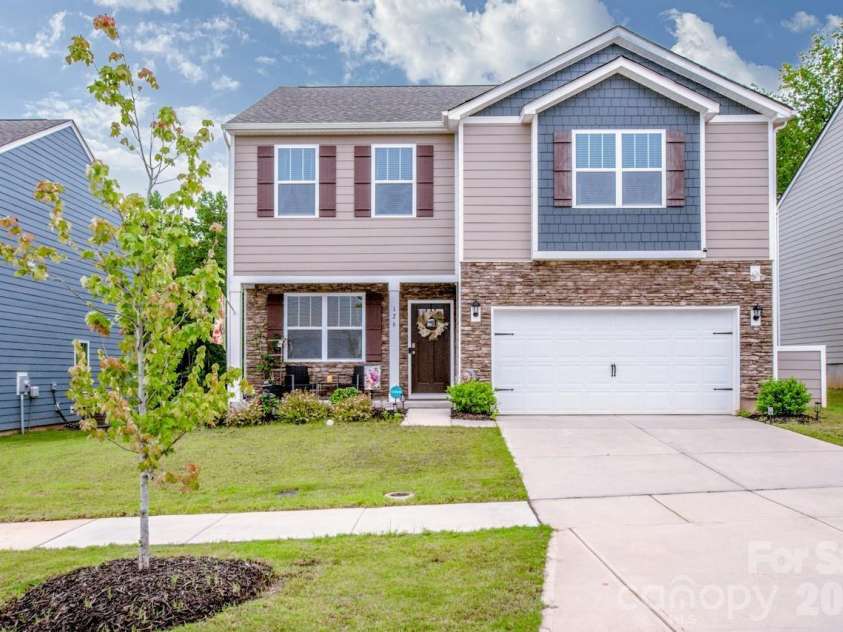 126 North Hill Lane, Troutman, NC 28166.  MLS# CAR4411024, YatesRealty ID 41228. 