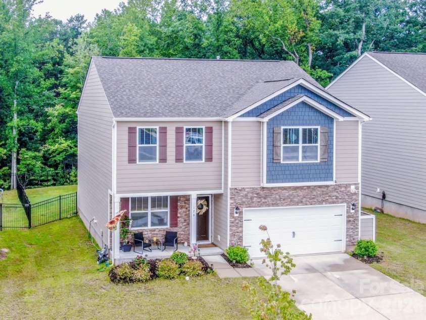 126 North Hill Lane, Troutman, NC 28166.  MLS# CAR4411024, YatesRealty ID 41228. 