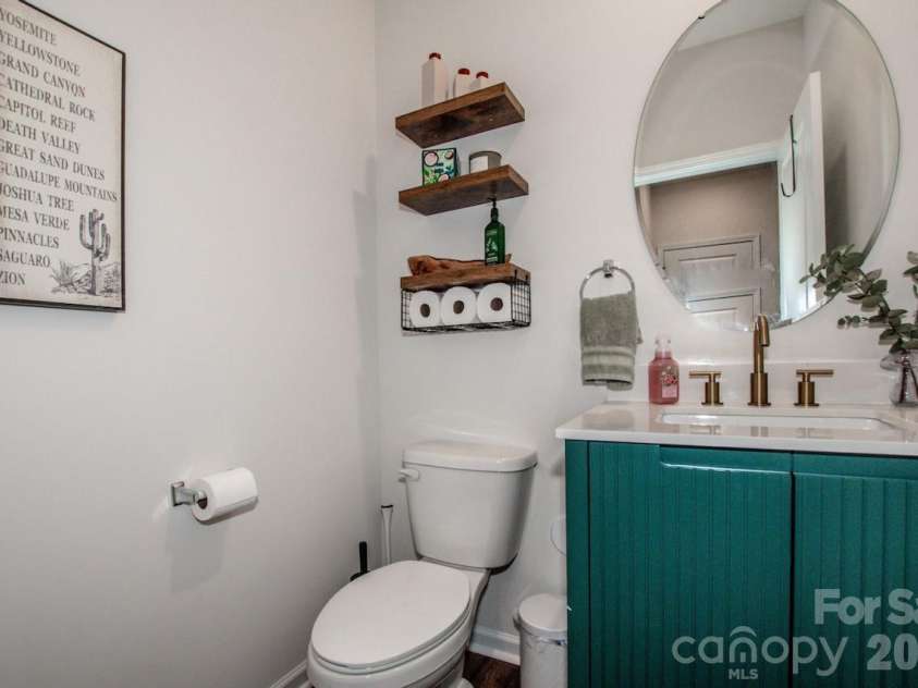126 North Hill Lane, Troutman, NC 28166.  MLS# CAR4411024, YatesRealty ID 41228. Half Bath