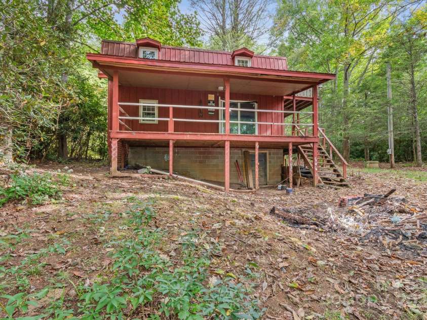 51 Poverty Hill Lane, Burnsville, NC 28714.  MLS# CAR4182044, YatesRealty ID 4123. 