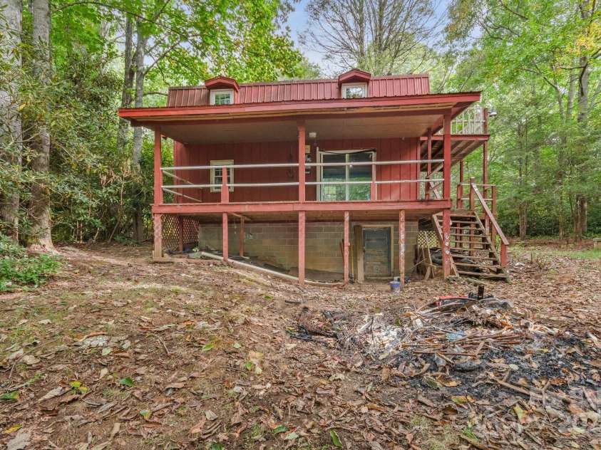 51 Poverty Hill Lane, Burnsville, NC 28714.  MLS# CAR4182044, YatesRealty ID 4123. 