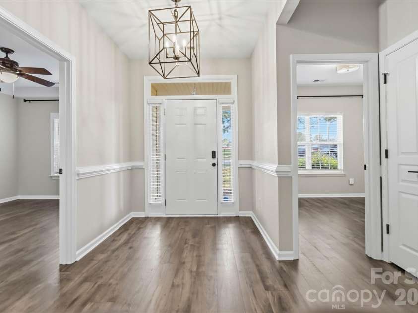 8710 Arrowhead Place Lane, Cornelius, NC 28031.  MLS# CAR4405853, YatesRealty ID 41233. 