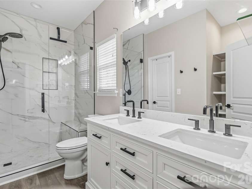 8710 Arrowhead Place Lane, Cornelius, NC 28031.  MLS# CAR4405853, YatesRealty ID 41233. 