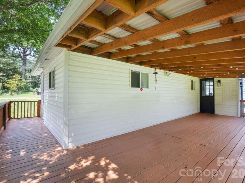 636 Trade Street, Tryon, NC 28782.  MLS# CAR4410620, YatesRealty ID 41236. 