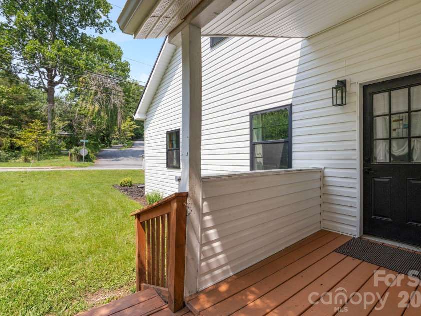 636 Trade Street, Tryon, NC 28782.  MLS# CAR4410620, YatesRealty ID 41236. 