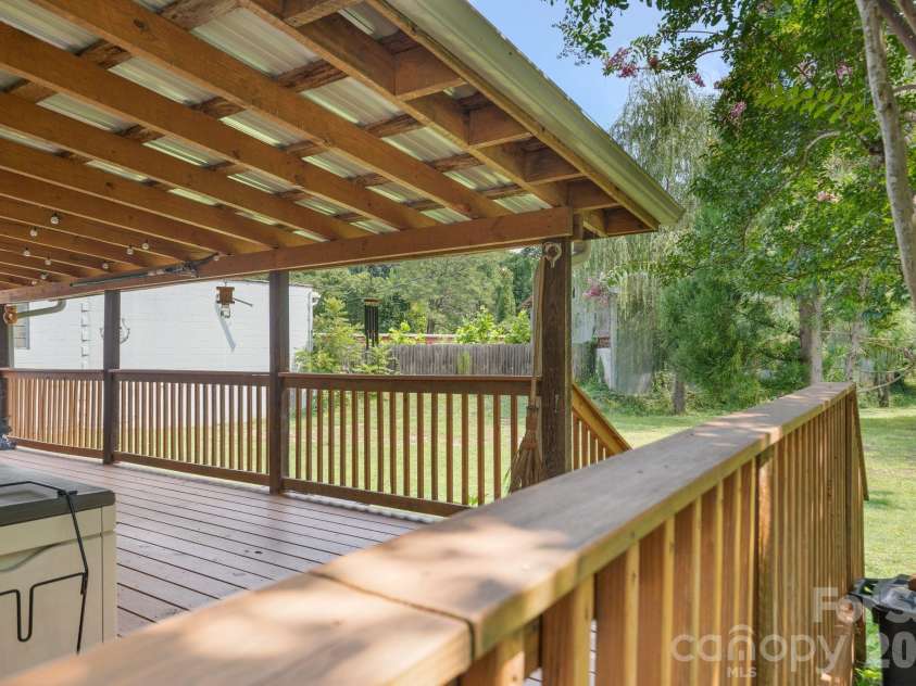636 Trade Street, Tryon, NC 28782.  MLS# CAR4410620, YatesRealty ID 41236. 