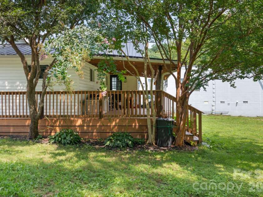 636 Trade Street, Tryon, NC 28782.  MLS# CAR4410620, YatesRealty ID 41236. 