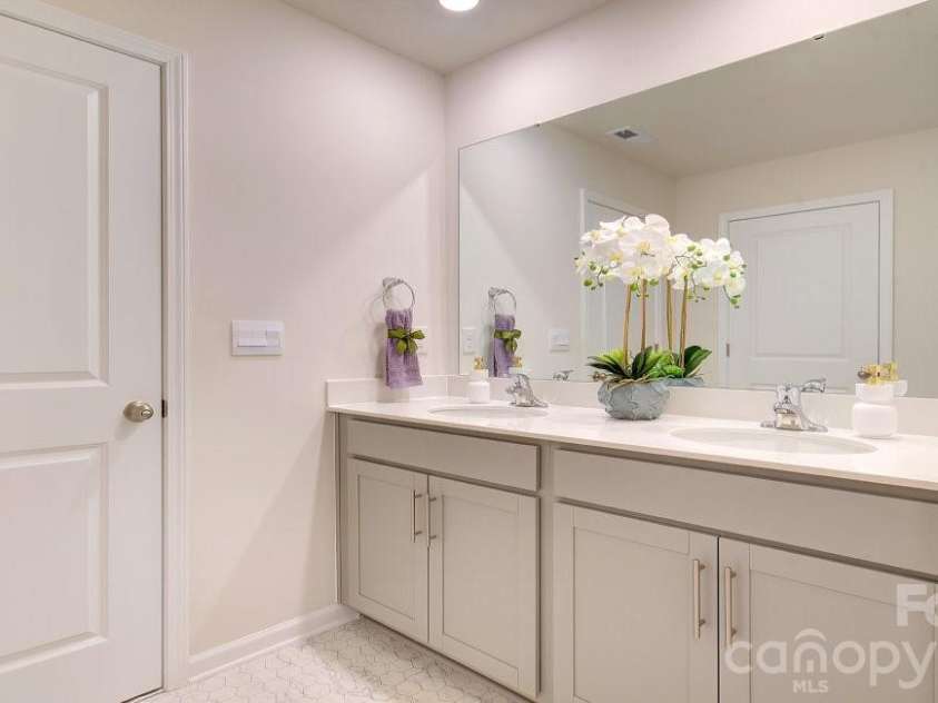 208 Hyder Ridge Road, Asheville, NC 28804.  MLS# CAR4409621, YatesRealty ID 41238. Photos are representative