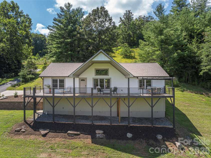 68 Clear View Drive, Mars Hill, NC 28754.  MLS# CAR4410650, YatesRealty ID 41241. 