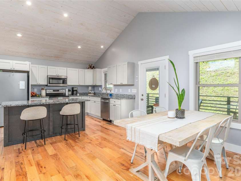 68 Clear View Drive, Mars Hill, NC 28754.  MLS# CAR4410650, YatesRealty ID 41241. 
