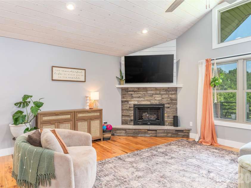 68 Clear View Drive, Mars Hill, NC 28754.  MLS# CAR4410650, YatesRealty ID 41241. Gas Fireplace (LP)