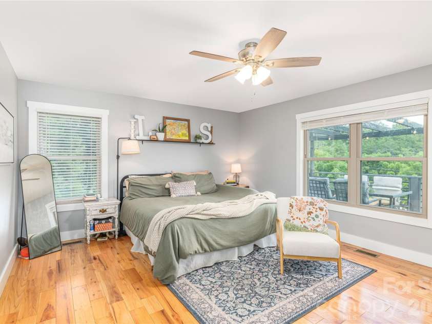 68 Clear View Drive, Mars Hill, NC 28754.  MLS# CAR4410650, YatesRealty ID 41241. Primary bedroom