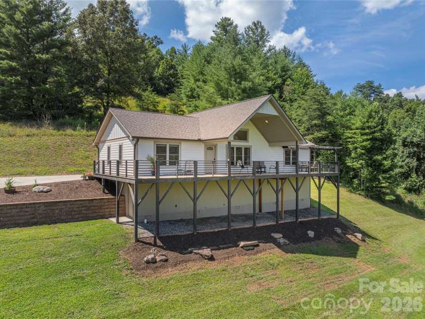 68 Clear View Drive, Mars Hill, NC 28754.  MLS# CAR4410650, YatesRealty ID 41241. Welcome to 68 Clear View!