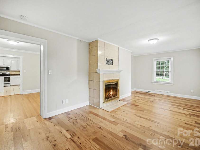 704 1st Avenue Place, Conover, NC 28613.  MLS# CAR4410587, YatesRealty ID 41244. 