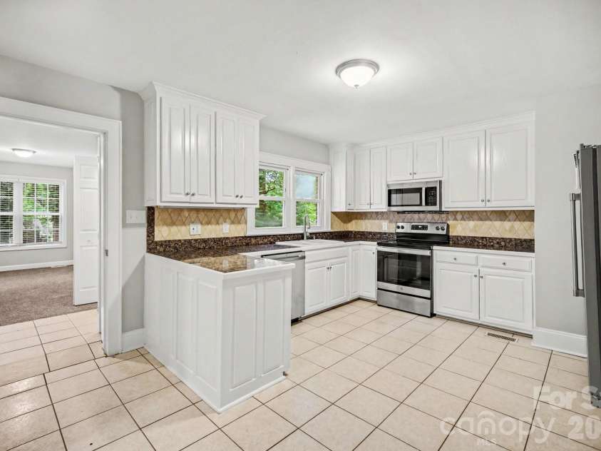 704 1st Avenue Place, Conover, NC 28613.  MLS# CAR4410587, YatesRealty ID 41244. 