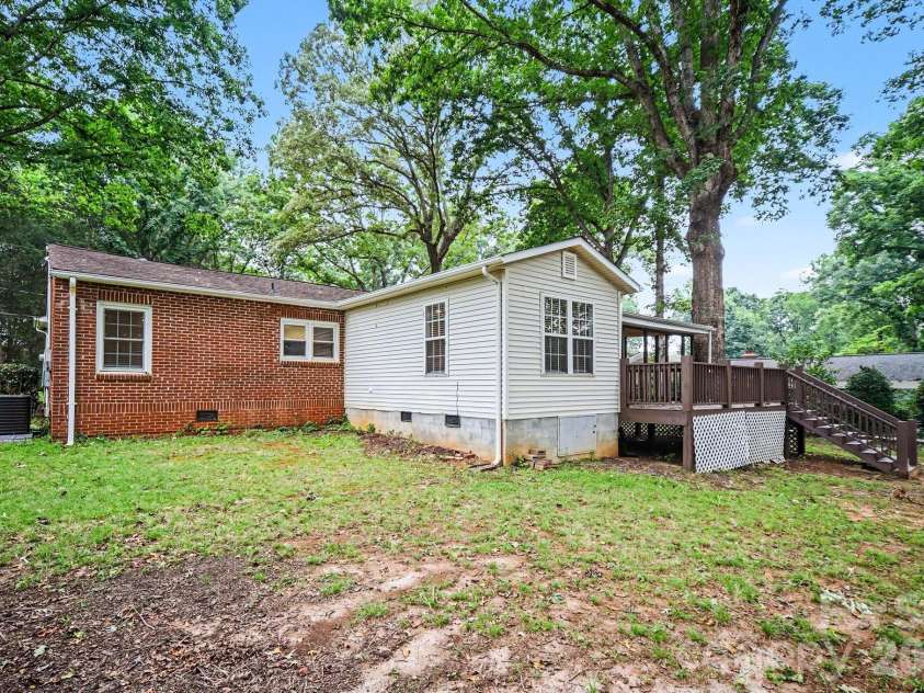 704 1st Avenue Place, Conover, NC 28613.  MLS# CAR4410587, YatesRealty ID 41244. 