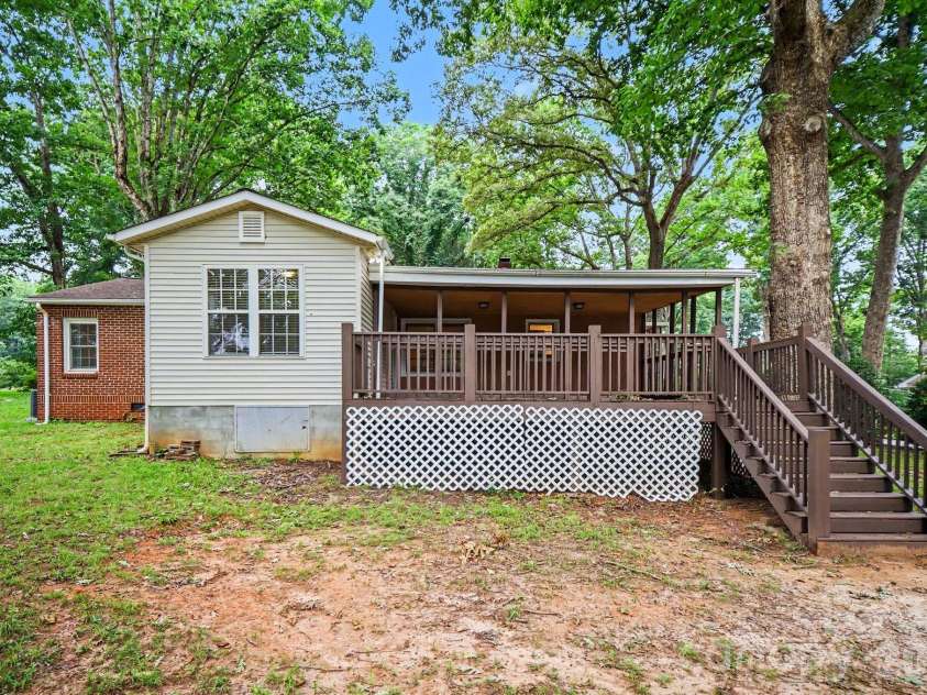 704 1st Avenue Place, Conover, NC 28613.  MLS# CAR4410587, YatesRealty ID 41244. 