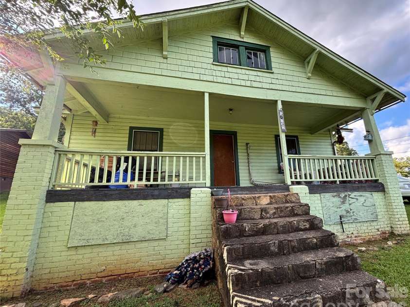 1102 Regal Place, Lenoir, NC 28645.  MLS# CAR4410946, YatesRealty ID 41245. 