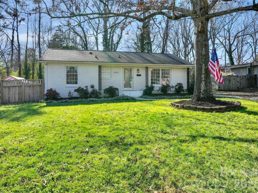 1434 Edgewater Drive, Charlotte, NC 28210.  MLS# CAR4336826, YatesRealty ID 4125. 
