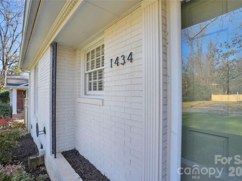 1434 Edgewater Drive, Charlotte, NC 28210.  MLS# CAR4336826, YatesRealty ID 4125. 