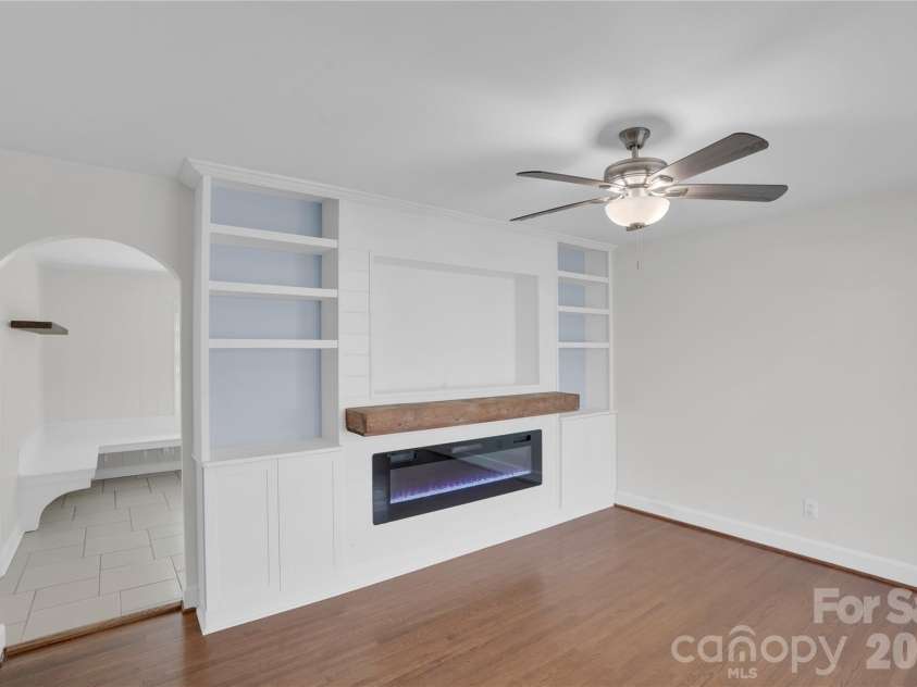 1434 Edgewater Drive, Charlotte, NC 28210.  MLS# CAR4336826, YatesRealty ID 4125. 