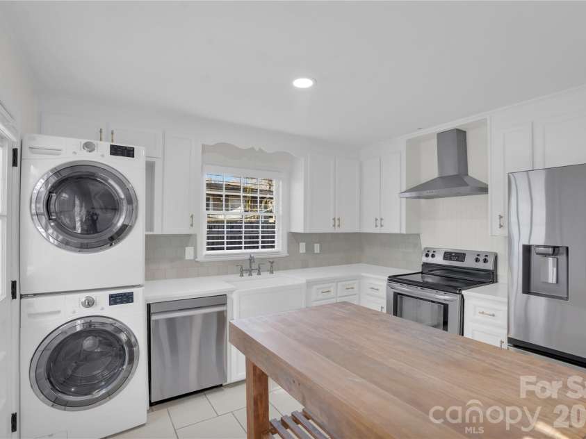 1434 Edgewater Drive, Charlotte, NC 28210.  MLS# CAR4336826, YatesRealty ID 4125. 