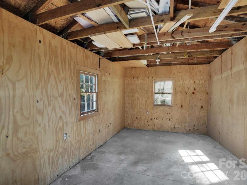 1434 Edgewater Drive, Charlotte, NC 28210.  MLS# CAR4336826, YatesRealty ID 4125. 