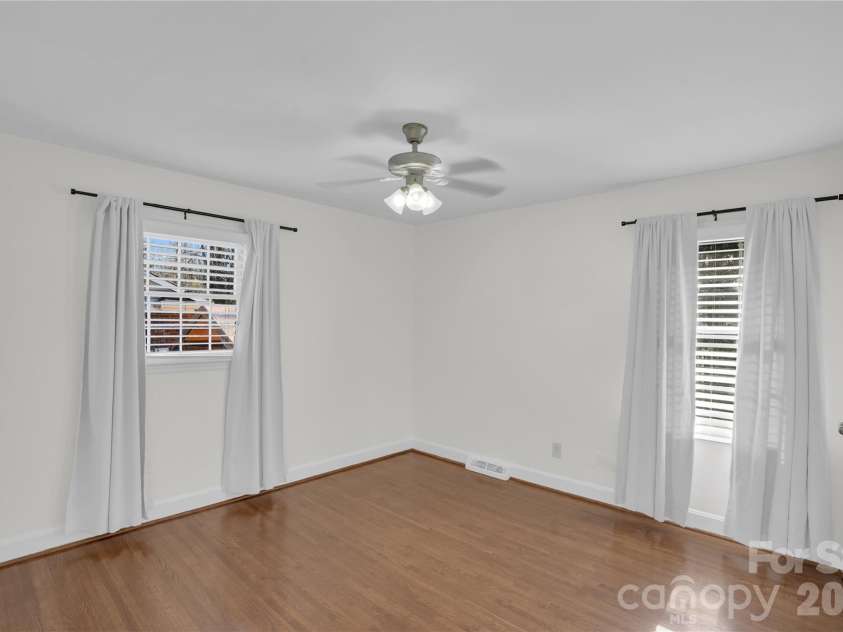 1434 Edgewater Drive, Charlotte, NC 28210.  MLS# CAR4336826, YatesRealty ID 4125. 