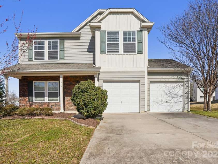 616 Smokehouse Lane, Albemarle, NC 28001.  MLS# CAR4231817, YatesRealty ID 4125. 616 Smokehouse Lane