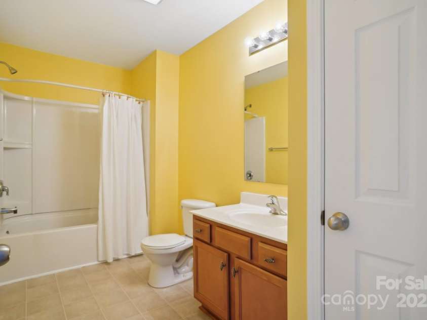 616 Smokehouse Lane, Albemarle, NC 28001.  MLS# CAR4231817, YatesRealty ID 4125. Upstairs bathroom